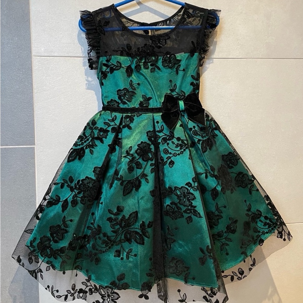 Elegant Black and Green Girls Dress